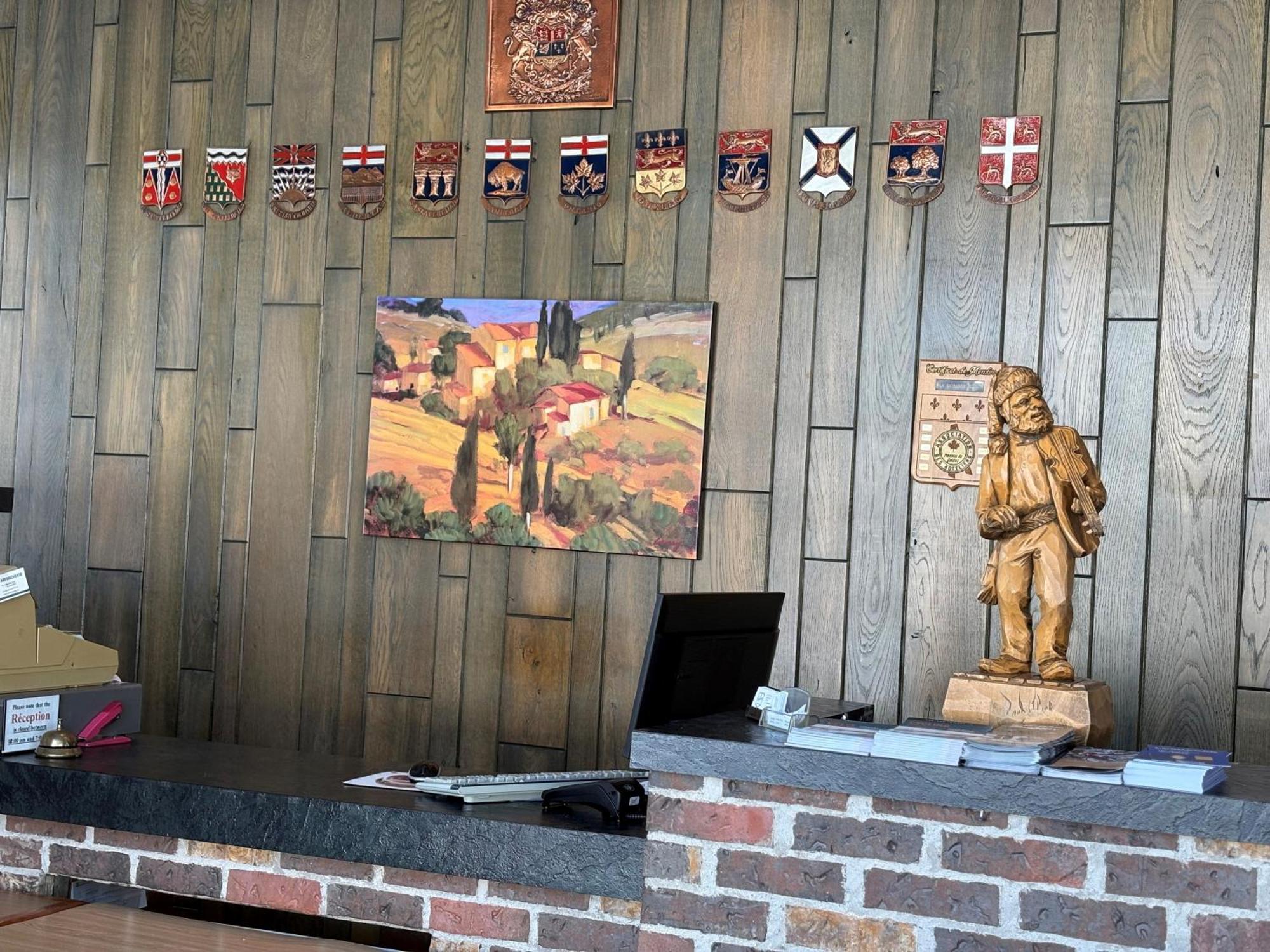 Motel & Hotel La Paysanne シェルブルック エクステリア 写真